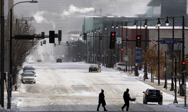 ΗΠΑ:Το πολικό ψύχος σαρώνει-Χωρίς ρεύμα χιλιάδες σπίτια & επιχειρήσεις