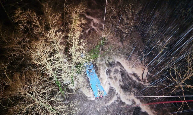 Ισπανία: Λεωφορείο έπεσε σε ποτάμι - Δύο νεκροί και τρεις αγνοούμενοι