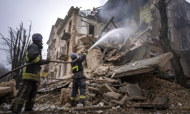 Mπαράζ πυραυλικών επιθέσεων στην Ουκρανία