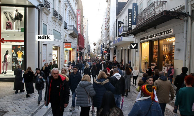 Aνοιχτά σήμερα τα καταστήματα - Το ωράριο μέχρι την Πρωτοχρονιά