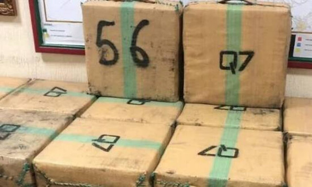 Ισπανία: Κατάσχεση 4,4 τόνων χασίς σε έφοδο τελωνειακών σε πλοίο