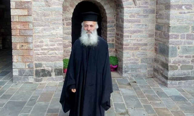 Εκοιμήθη ο ιερέας Ευάγγελος Κολοβός