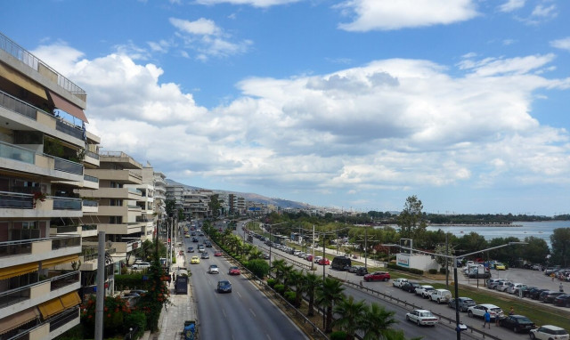 Καθίζηση οδοστρώματος στον Πειραιά - Πού διακόπηκε η κυκλοφορία
