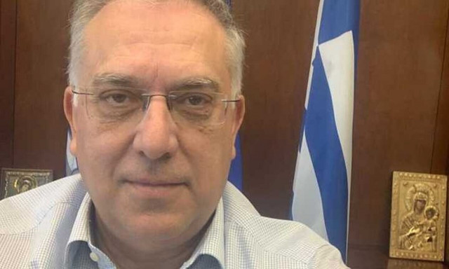 Τάκης Θεοδωρικάκος: Γενέθλια στο γραφείο για τον υπουργό Προστασίας του Πολίτη