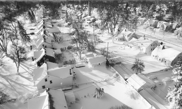 ΗΠΑ: Δεκάδες νεκροί και χιλιάδες ακυρώσεις πτήσεων από την κακοκαιρία