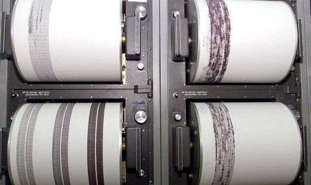 Σεισμός 4,9 Ρίχτερ αισθητός στην Αττική