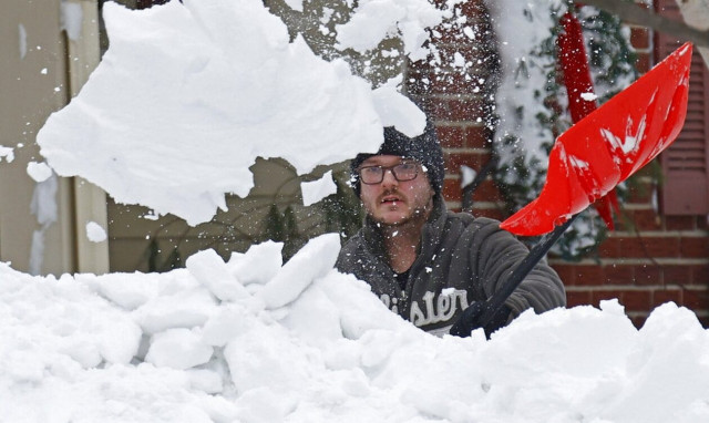 Στον πάγο οι ΗΠΑ: Τα αρνητικά ρεκόρ της κακοκαιρίας - Αύξηση νεκρών
