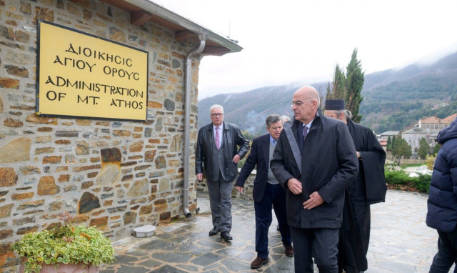 Νίκος Δένδιας: Λιποθύμησε στο Άγιο Όρος - Ακυρώθηκε το πρόγραμμά του