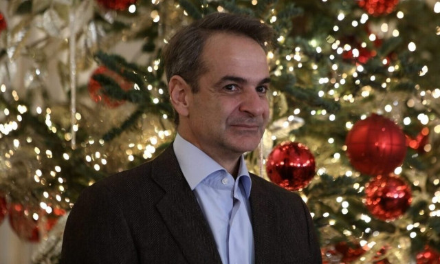 PM Mitsotakis conveys New Year's wishes to Ukrainian PM Zelensky