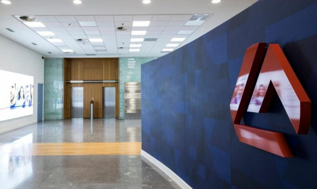 Στο 29,2% η συμμετοχή της Eurobank στην Ελληνική Τράπεζα