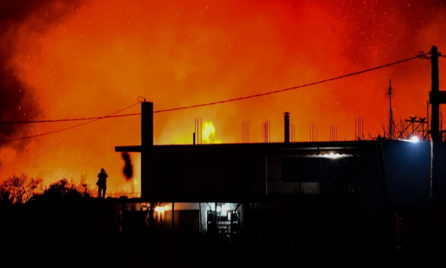 Ρέντη: Πυρκαγιά σε αποθηκευτικό χώρο μεταφορικής εταιρείας