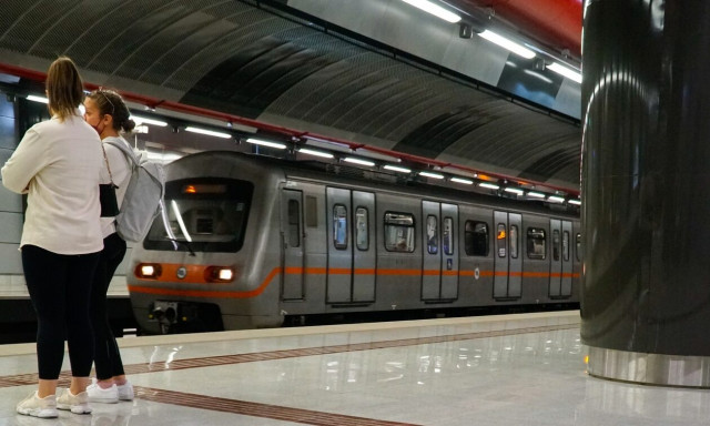 Πώς θα κινηθούν Μετρό και Τραμ την Παραμονή Πρωτοχρονιάς