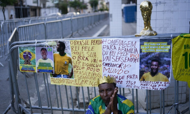 Πελέ: Η συγκινητική ανάρτηση του γιου του πάνω από το φέρετρο