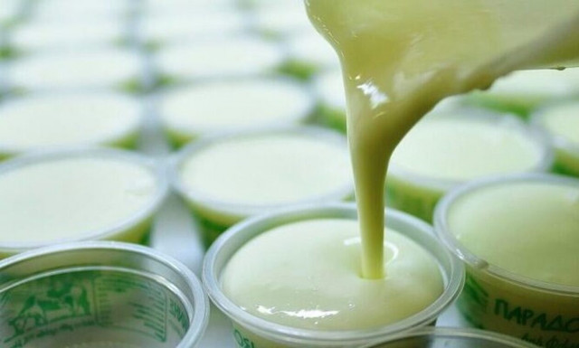 Το αξεπέραστο γαλακτοπωλείο που κλείνει όταν ξεμένει από πρώτη ύλη