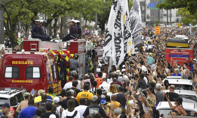 Πελέ: Το τελευταίο «αντίο» στον θρύλο της μπάλας