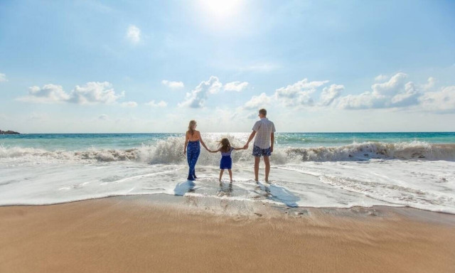 Νέα μελέτη: Η γονική άδεια προστατεύει την ψυχική υγεία