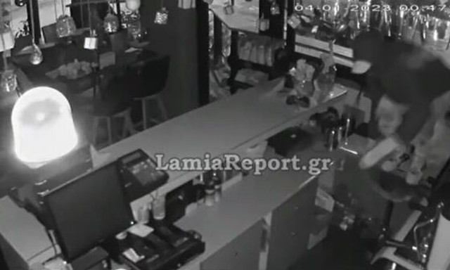 Λαμία: Καρέ-καρέ η διάρρηξη σε κεντρικό cafe της πόλης