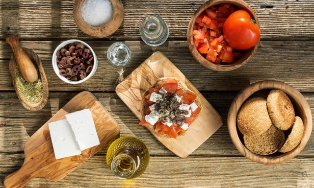 Τα 10 πιάτα της Κρήτης που ΔΕΝ γίνεται να μην έχεις δοκιμάσει!