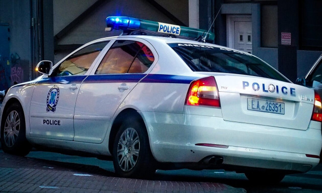 Λαμία: Έβγαλαν όπλο και σουγιά για να ληστέψουν δυο νεαρούς