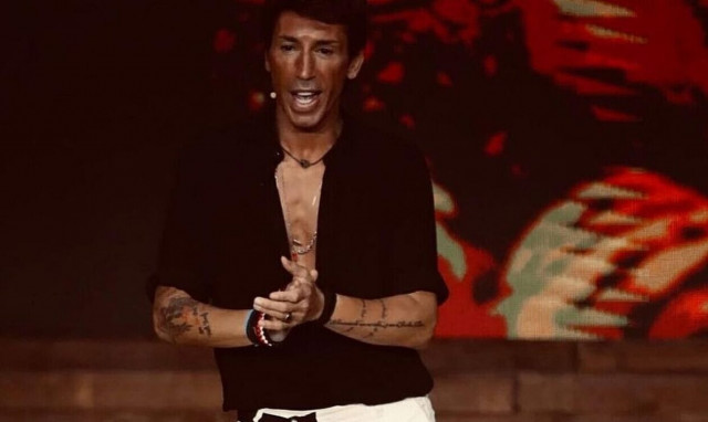 Κωνσταντίνος Εμμανουήλ: «Εκείνη με έσπασε στο ξύλο»