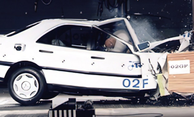 Δείτε πόσο ασφαλή έχουν γίνει τα σύγχρονα αυτοκίνητα