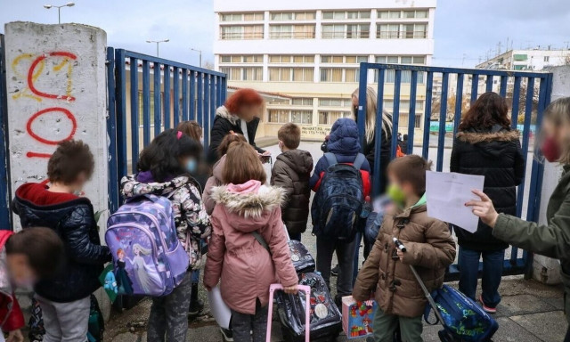 Σχολεία: Ανοίγουν κανονικά τη Δευτέρα - Τι λένε γιατροί για τις ιώσεις