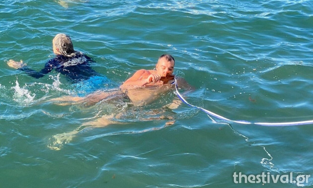 Θεσσαλονίκη: Ο Μιχάλης Αποστολίδης έπιασε τον Σταύρο στον Θερμαϊκό