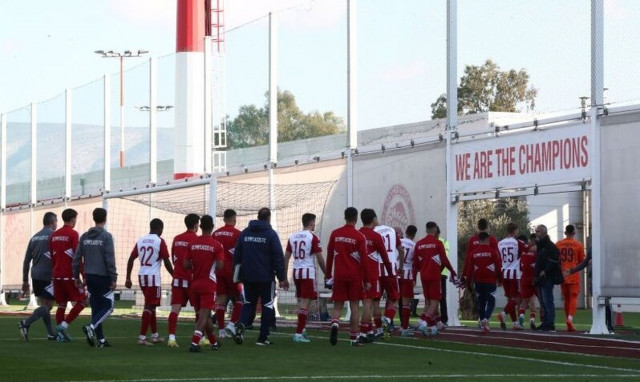 Super League 2: Ο Ολυμπιακός αποχώρησε ξανά - Εικόνες από το γήπεδο του Ρέντη