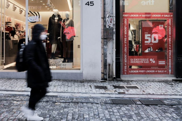 Χειμερινές εκπτώσεις: Ξεκινούν αύριο - Η Κυριακή με ανοιχτά μαγαζιά