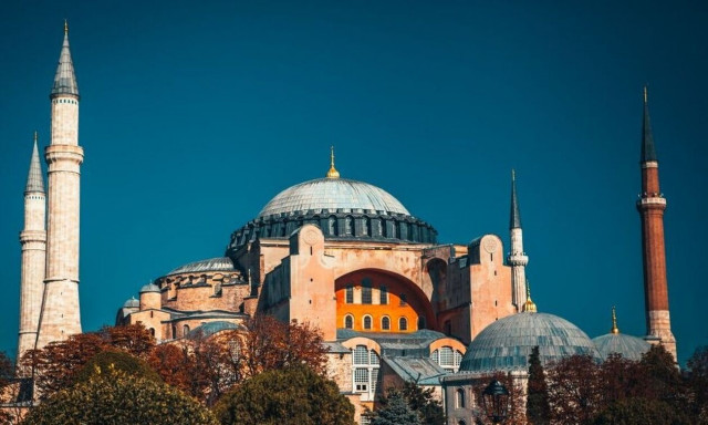 Σαν σήμερα το 869 καταστροφικός σεισμός έπληξε την Αγιά Σοφιά