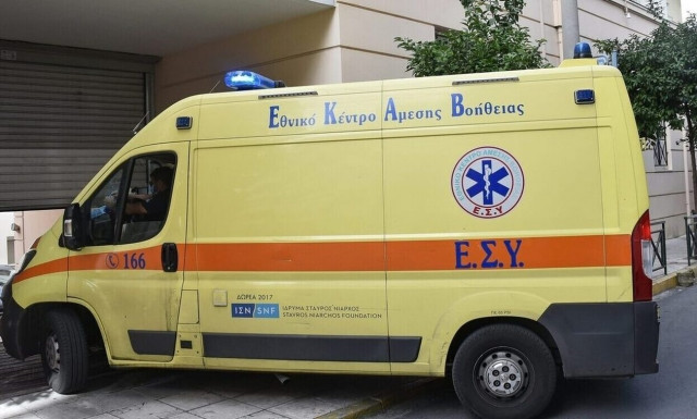 Χανιά: Πτώση ηλικιωμένου από μπαλκόνι - Με τραύματα σε πόδια, κεφάλι