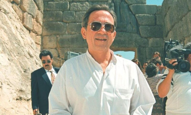 Τέως βασιλιάς Κωνσταντίνος: Το ζήτημα του ονόματος - Πώς προέκυψαν τα Γλύξμπουργκ και Ντε Γκρέτσια