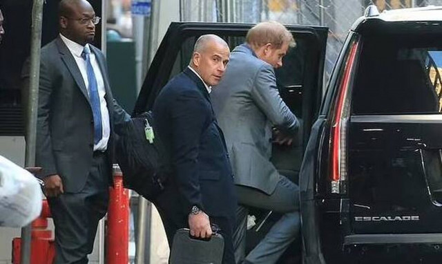 Χάρι: Με ένοπλους φρουρούς εμφανίστηκε σε στούντιο καναλιού (vid)