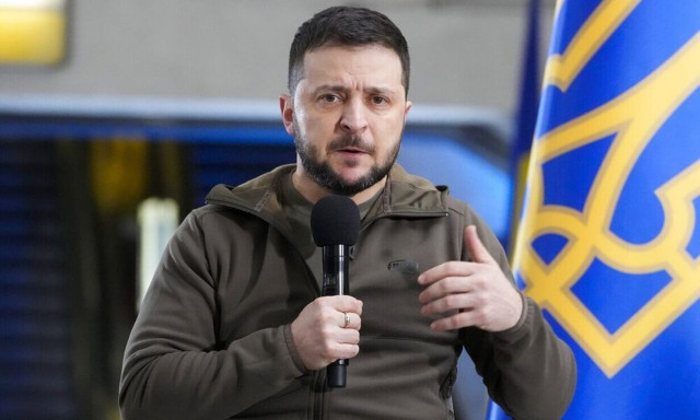 Νέα έκκληση βοήθειας από Ζελένσκι: Ανακαλεί την ιθαγένεια φιλορώσων