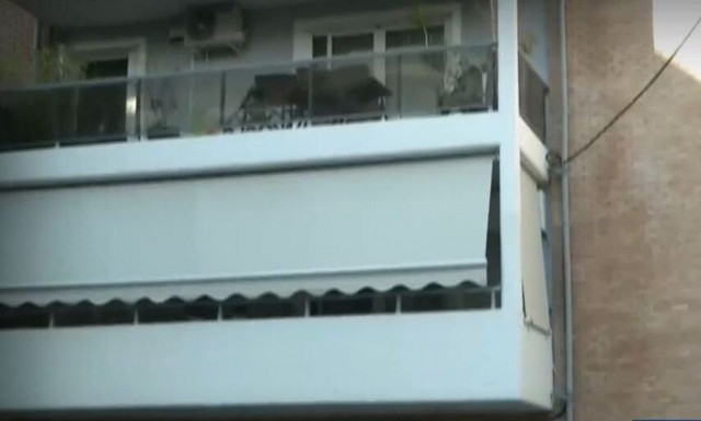 Παλαιό Φάληρο: Ο μικρός γιος έλυσε την οικογένεια μετά τη ληστεία