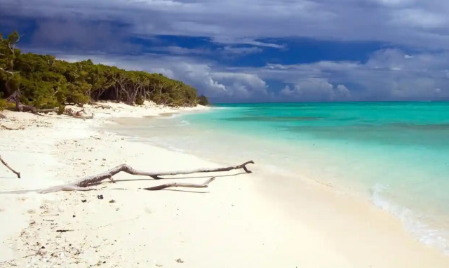 Αυστραλία: Πώς επιβίωσε ζευγάρι που παρασύρθηκε στον ωκεανό