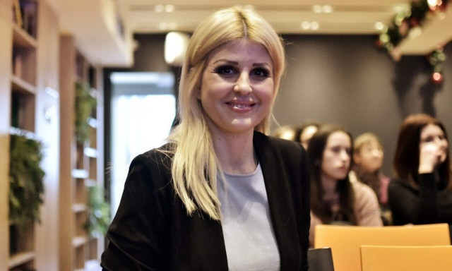 Θεσσαλονίκη: Επίθεση με μπογιές στο γραφείο της Έλενας Ράπτη