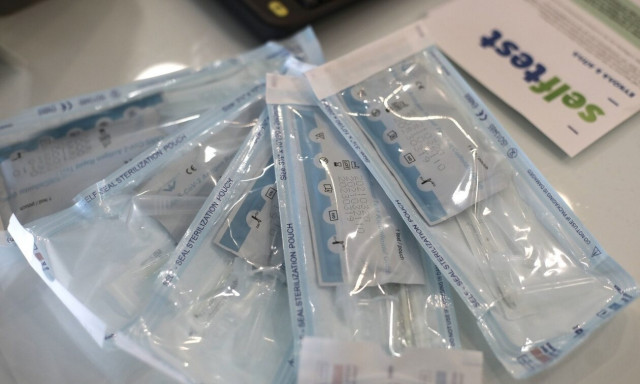 Κορονοϊός: Στο 6% ο ΦΠΑ για rapid-test και self-test