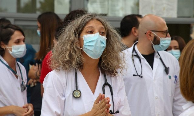 Πληρότητα 400% στις παθολογικές κλινικές του νοσοκομείου «Γεννηματάς»