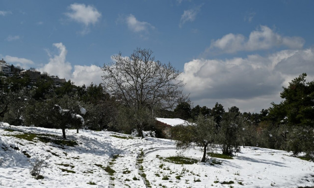 Καιρός: Παρασκευή με βροχές και καταιγίδες - Πότε θα δούμε «άσπρες» μέρες