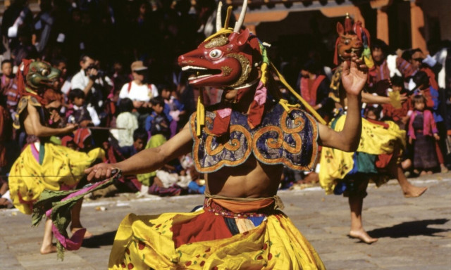 Οι πολύχρωμοι χοροί του Μπουτάν