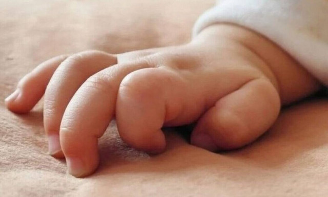 Άδεια μητρότητας: Όσα γνωρίζουμε για την επέκταση από 6 σε 9 μήνες