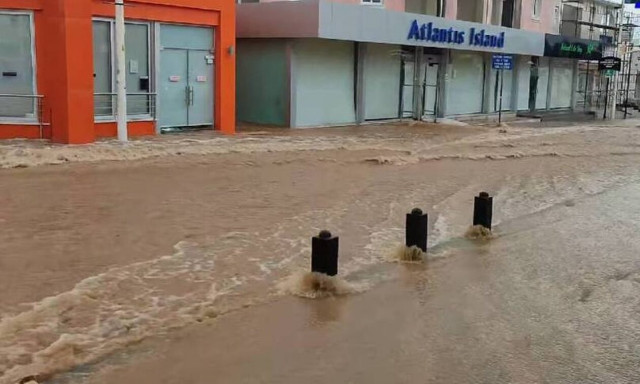 Κακοκαιρία στην Κύπρο: Στην πλημμυρισμένη Αγία Νάπα o ΥΠΕΣ (vid)