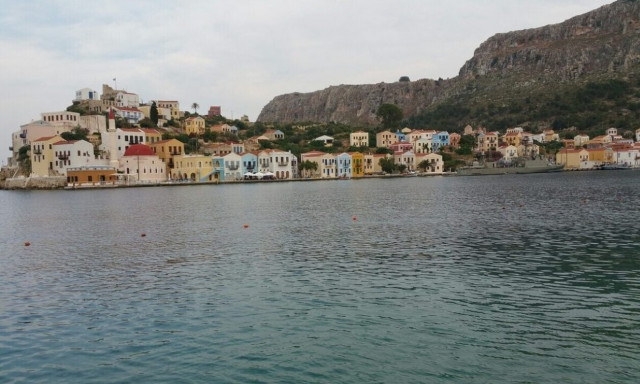 Economist: Μπορεί η Τουρκία να καταλάβει ένα μικρό ελληνικό νησί;