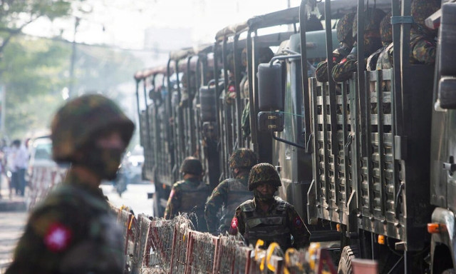 Μιανμάρ: Πέντε νεκροί σε αεροπορική επίθεση του στρατού κατά ανταρτών