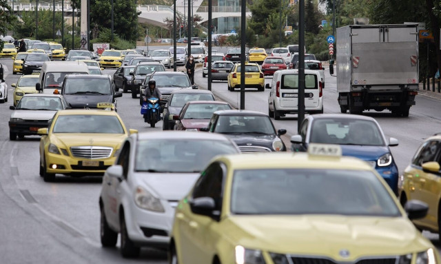 Νέα έρευνα: Οι Αθηναίοι οδηγοί έχασαν 3 ημέρες πίσω από το τιμόνι το 2021