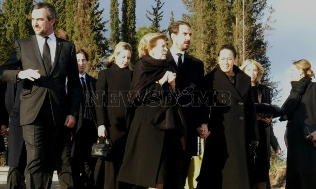 Τέως βασιλιάς Κωνσταντίνος: Αναπαύεται δίπλα στους προγόνους του – Πώς τον αποχαιρέτησε η Ελλάδα