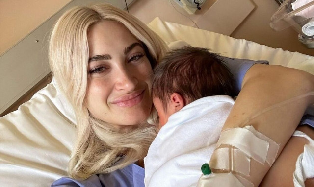 Ιωάννα Τούνη: Μας δείχνει το σώμα της μετά τη γέννα - Δεν γίνεται να χάσεις τα κιλά κατευθείαν