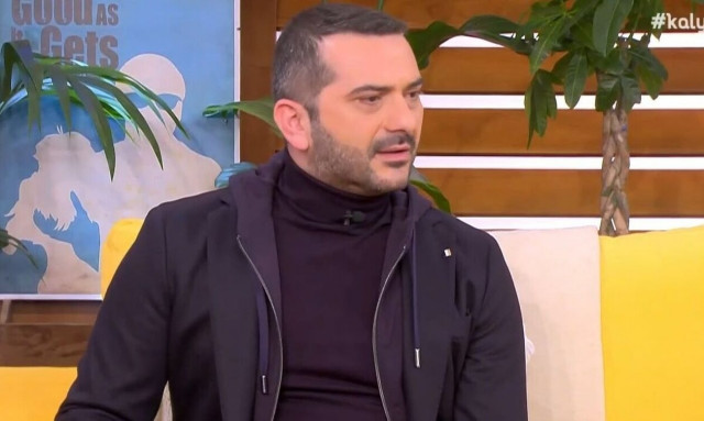 Λεωνίδας Κουτσόπουλος: Το σημάδι από φιλί και η παρατήρηση της ρεπόρτερ