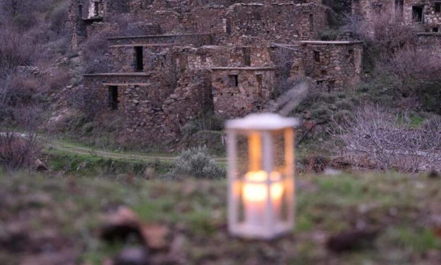 Το έθιμο με τα φαναράκια στον Άγιο Αντώνιο της Παλαιάς Ποταμιάς (vid)